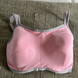 NEW- NATORI Luxe Sports Bra 34H